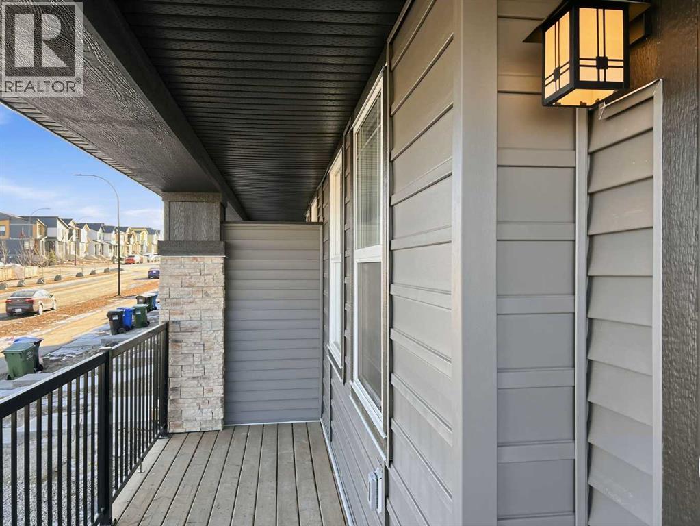 125 Edith Gate NW, Calgary, Alberta  T3R 1Z2 - Photo 2 - A2295954