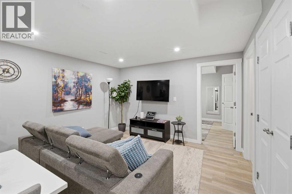 125 Edith Gate NW, Calgary, Alberta  T3R 1Z2 - Photo 29 - A2295954