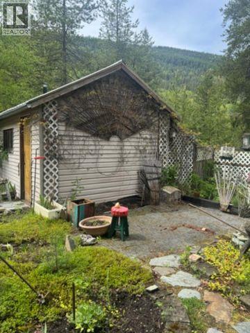 8146 95 Highway, Kingsgate, British Columbia  V0B 1V1 - Photo 10 - 10388067