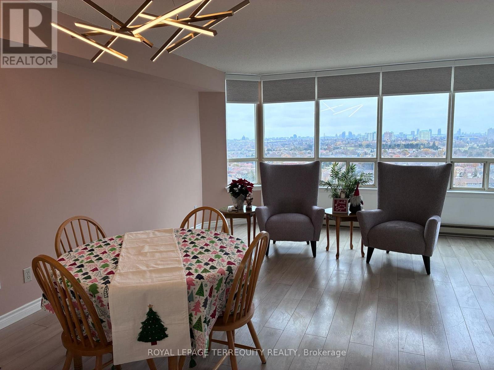1513 - 150 ALTON TOWERS CIRCLE