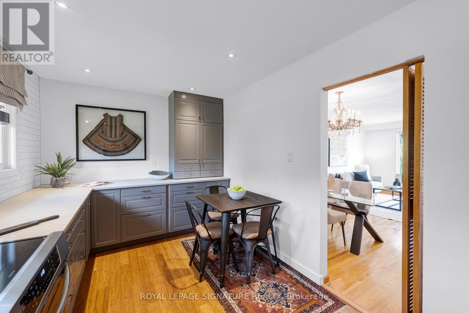 6 Munford Crescent, Toronto, Ontario  M4B 1C1 - Photo 13 - E13149766