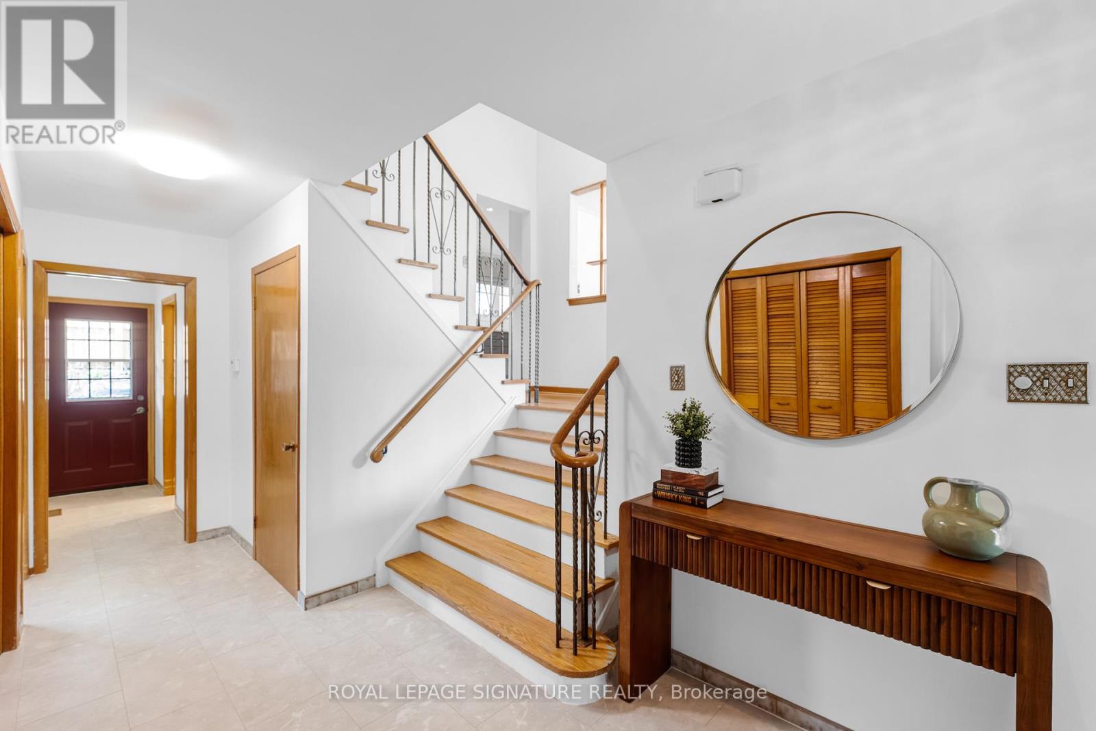6 Munford Crescent, Toronto, Ontario  M4B 1C1 - Photo 2 - E13149766