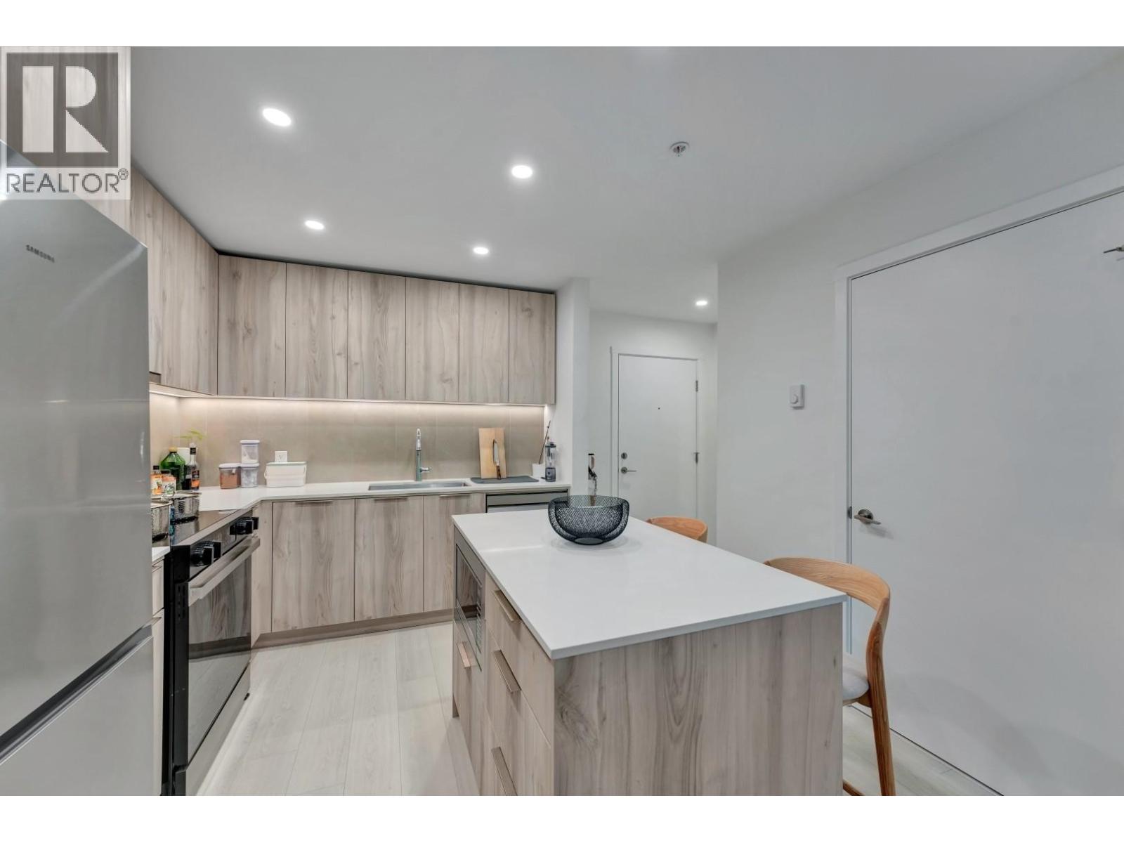 211 3596 Malsum Drive, North Vancouver, British Columbia  V7G 0B5 - Photo 4 - R3125535