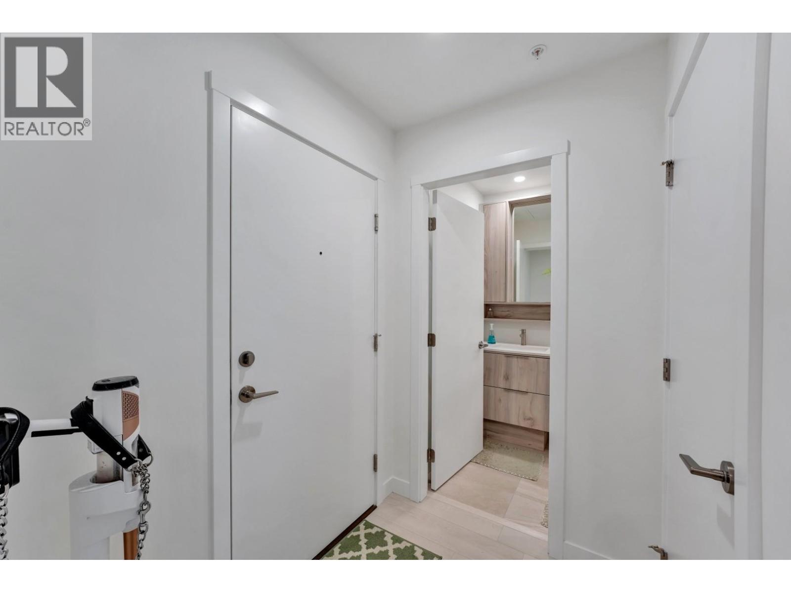 211 3596 Malsum Drive, North Vancouver, British Columbia  V7G 0B5 - Photo 7 - R3125535