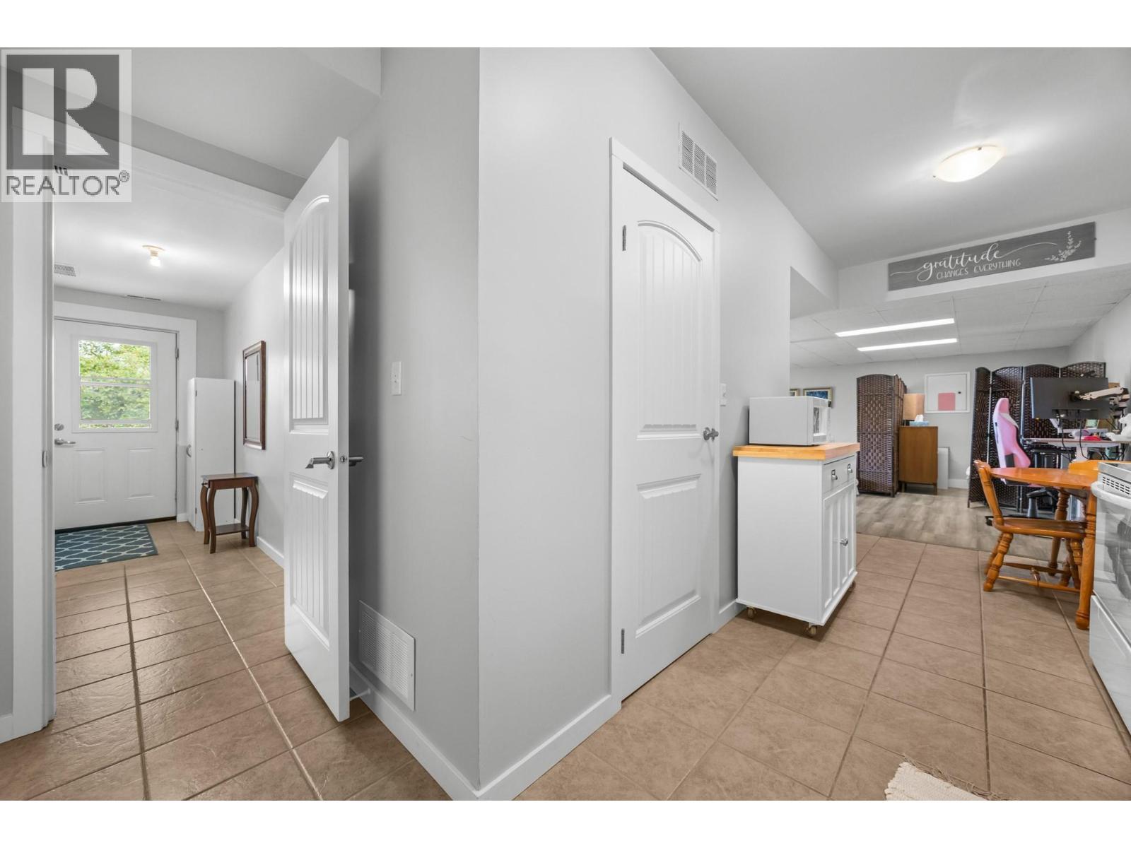 6717 Apollo Road, Vernon, British Columbia  V1H 1J3 - Photo 47 - 10388135