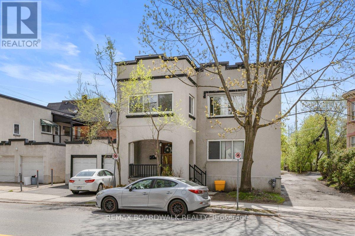 320 LAURIER AVENUE E, Ottawa, Ontario