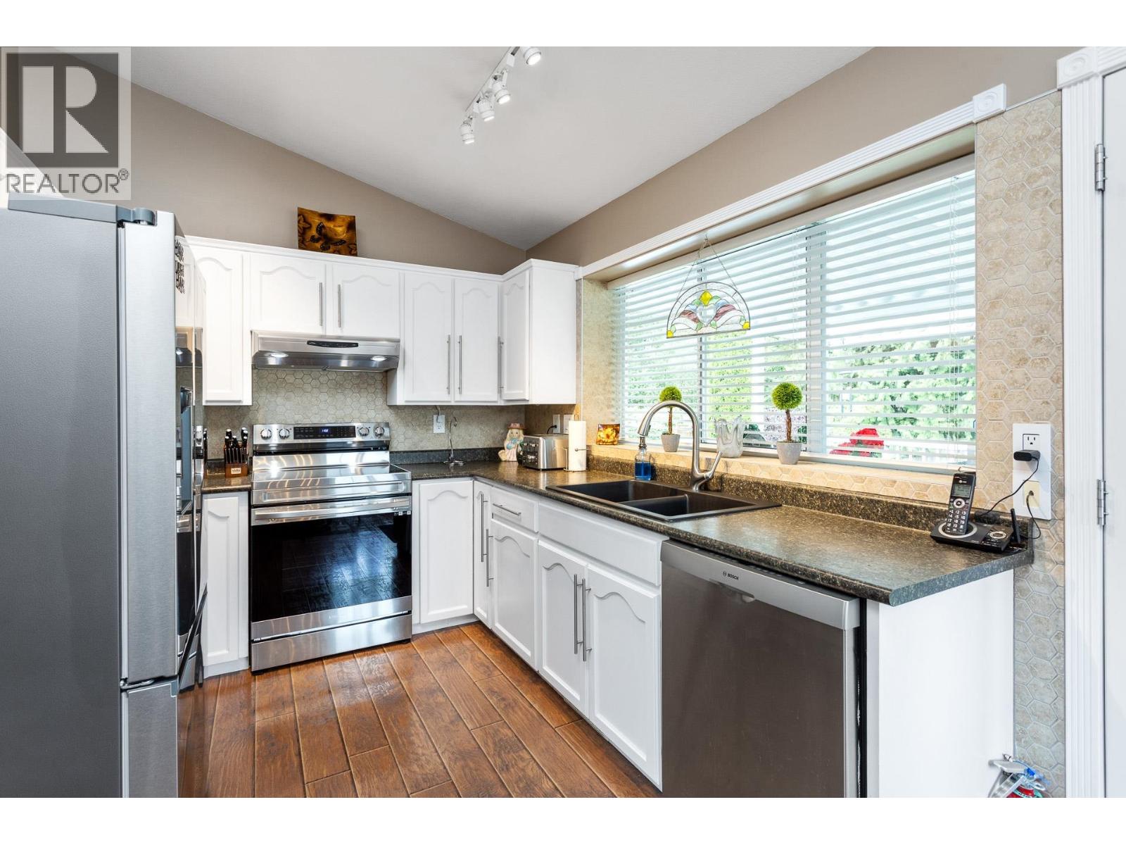 19577 Somerset Drive, Pitt Meadows, British Columbia  V3Y 2L5 - Photo 10 - R3125554