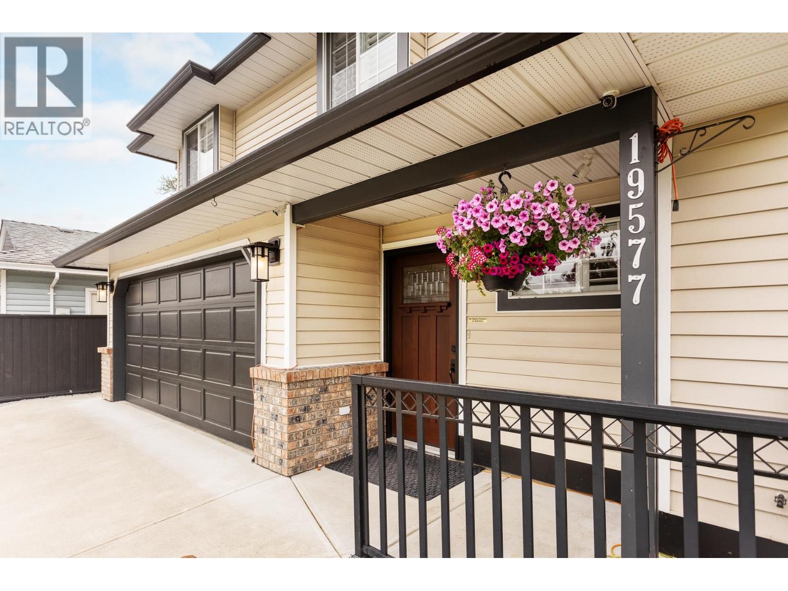 19577 Somerset Drive, Pitt Meadows, British Columbia  V3Y 2L5 - Photo 4 - R3125554