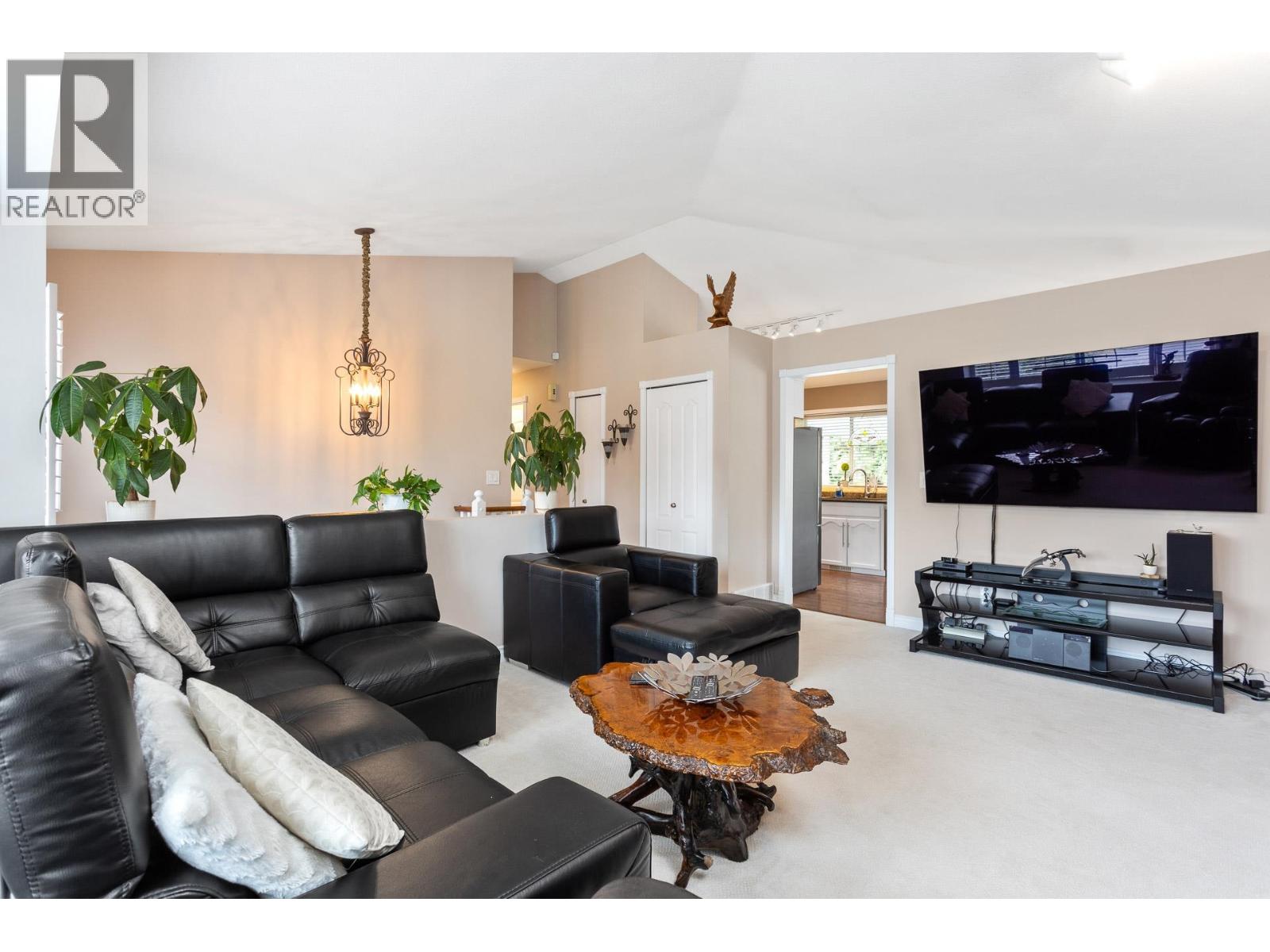 19577 Somerset Drive, Pitt Meadows, British Columbia  V3Y 2L5 - Photo 8 - R3125554
