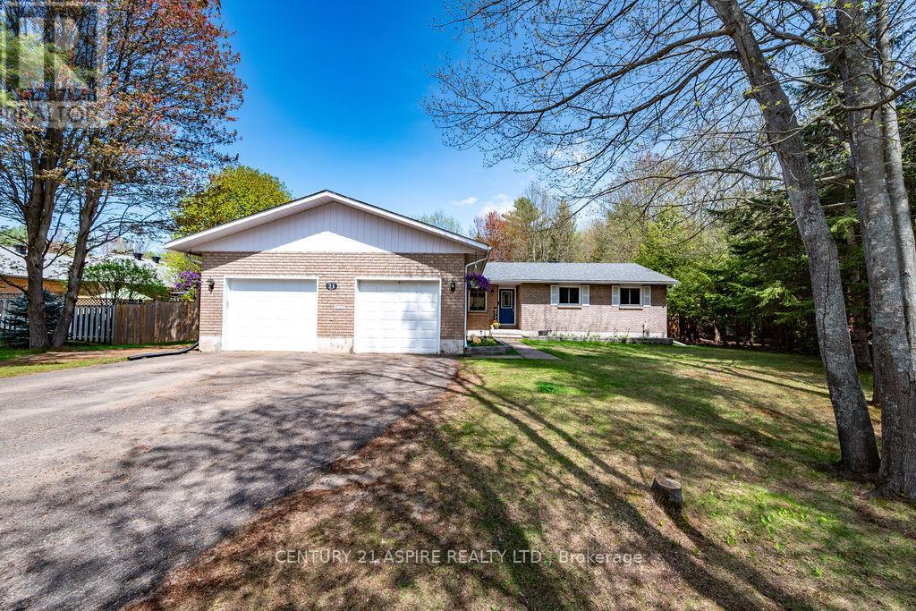 21 Heritage Drive, Petawawa, Ontario  K8H 3K9 - Photo 2 - X13138252