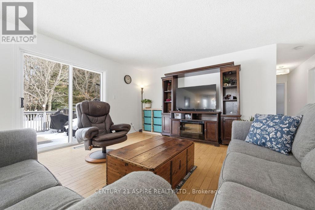 21 Heritage Drive, Petawawa, Ontario  K8H 3K9 - Photo 6 - X13138252