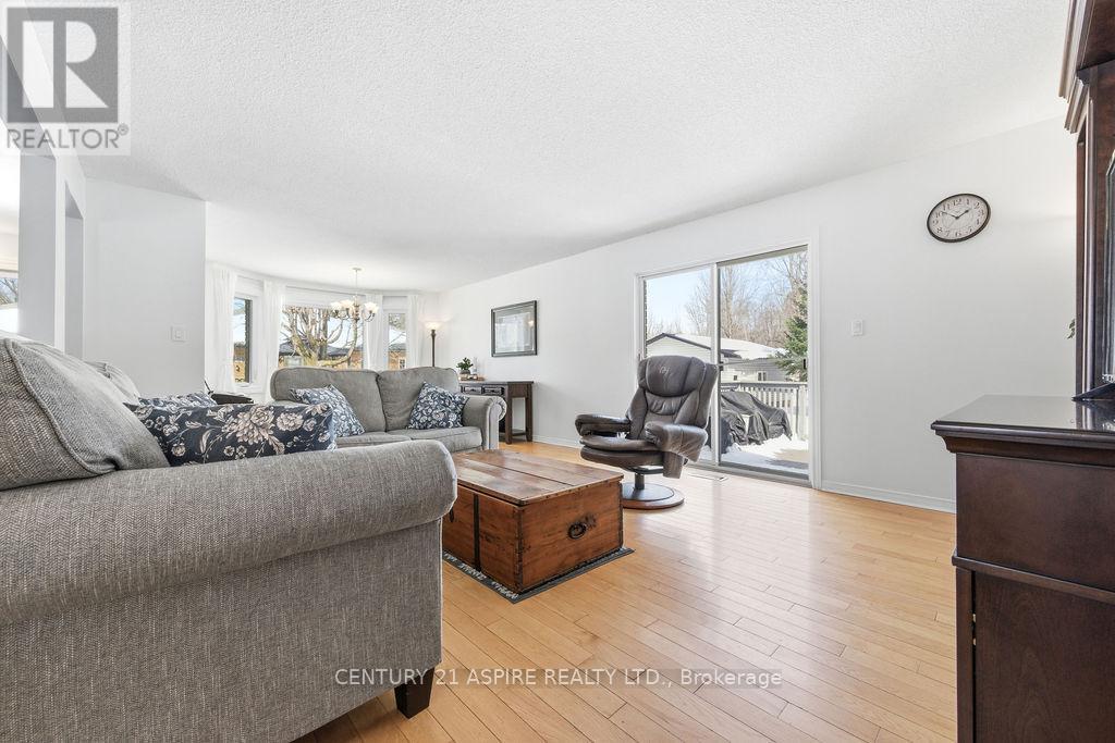 21 Heritage Drive, Petawawa, Ontario  K8H 3K9 - Photo 7 - X13138252