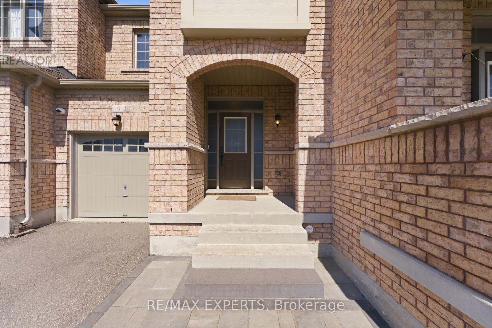 9 Port Arthur Crescent, Richmond Hill, Ontario  L4E 1B5 - Photo 3 - N13149752