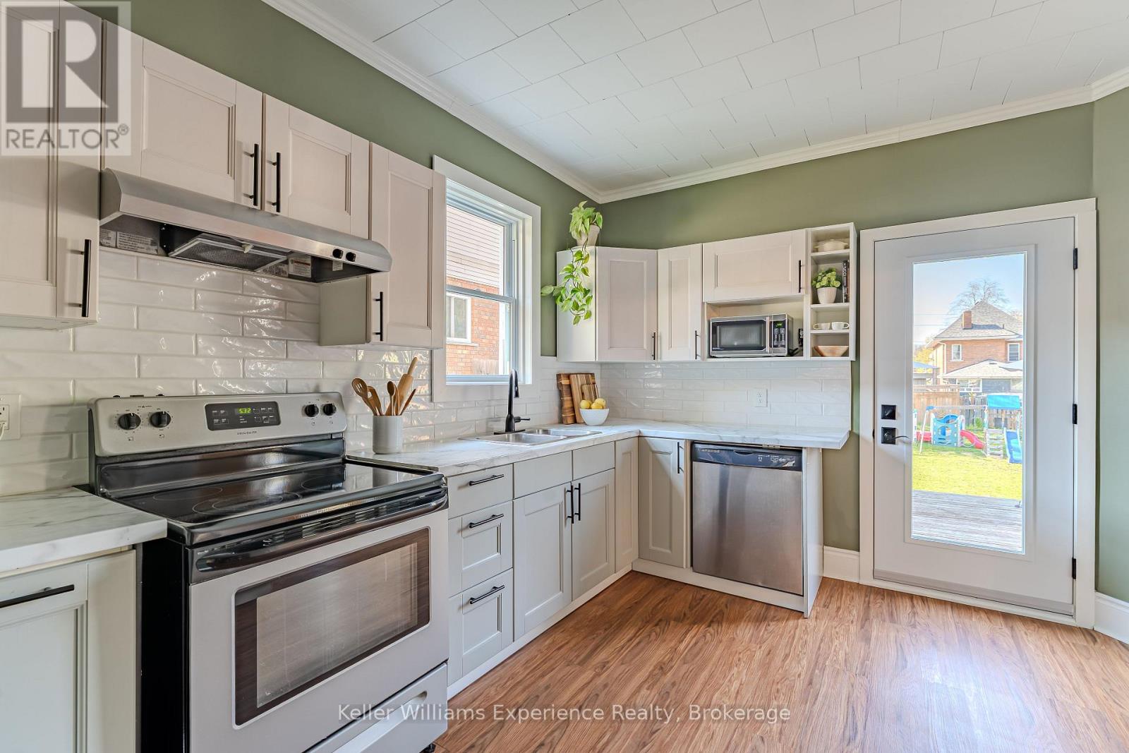 538 12th Street W, Owen Sound, Ontario N4K 3V9 - Photo 5 - X13149852