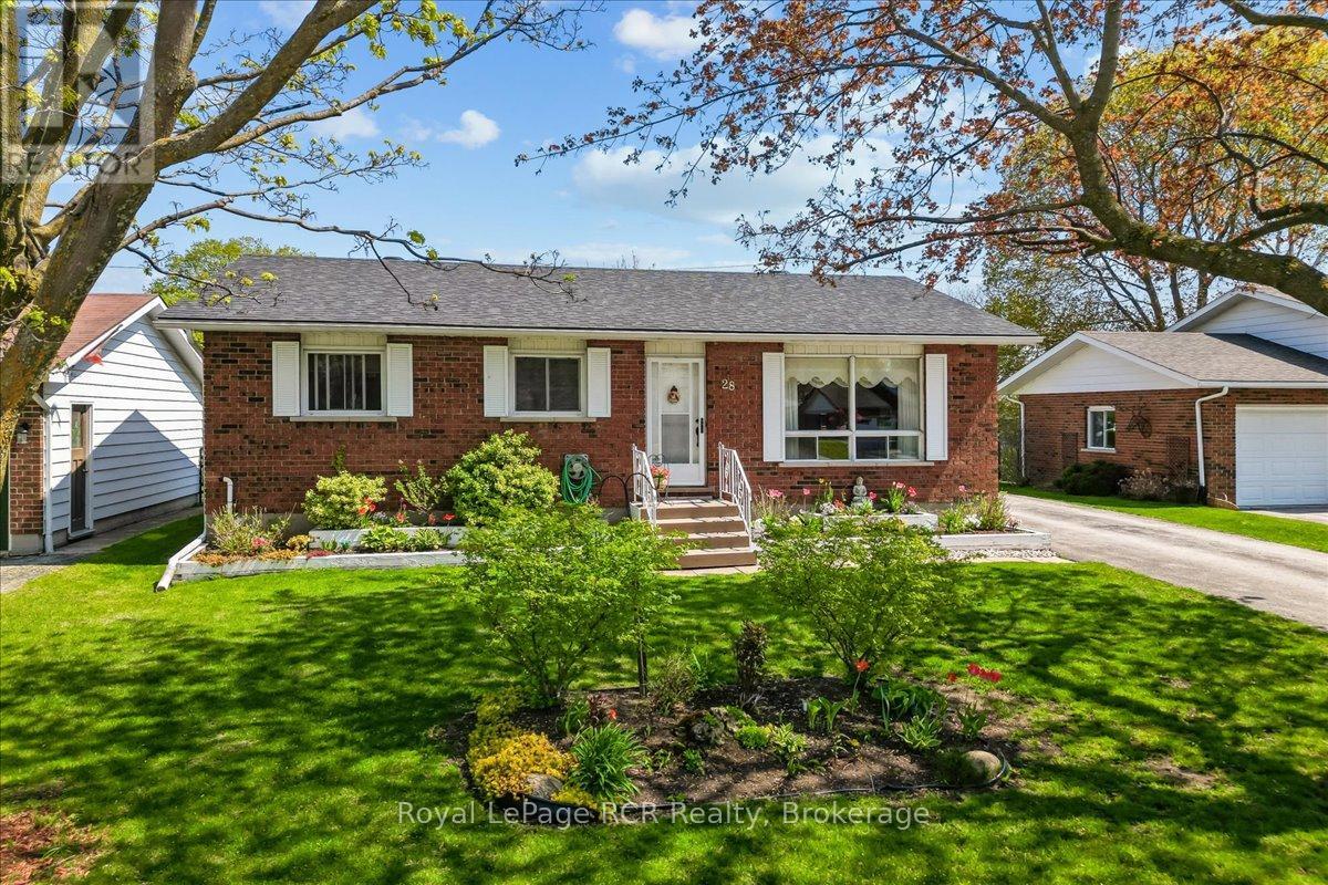 28 CENTENNIAL HT COURT, Meaford, Ontario