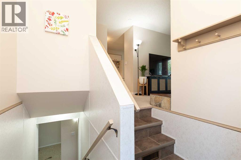 52 Trent Road W, Lethbridge, Alberta  T1K 4N3 - Photo 3 - A2310362