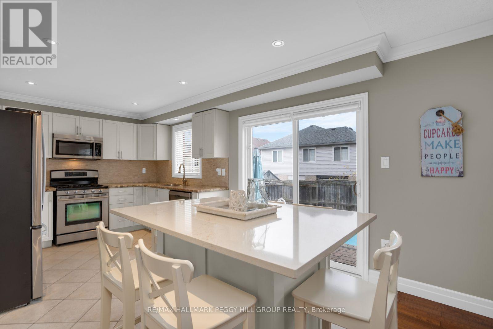 7 Bentley Crescent, Barrie (0 West), Ontario  L4N 0Z1 - Photo 5 - S13149524