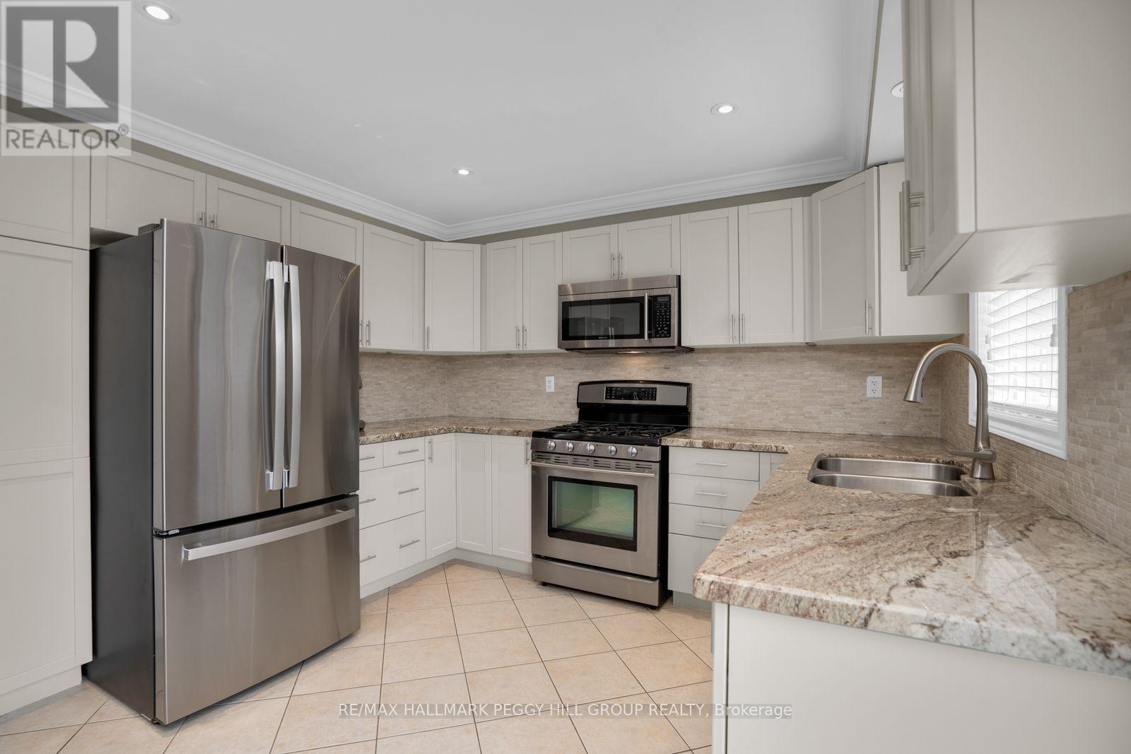 7 Bentley Crescent, Barrie (0 West), Ontario  L4N 0Z1 - Photo 6 - S13149524