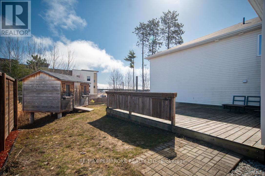 1007 Butler Boulevard, Petawawa, Ontario  K8H 0B7 - Photo 5 - X13149998