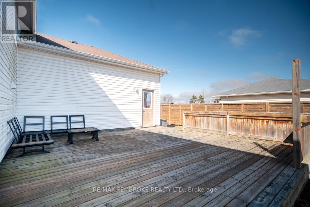 1007 Butler Boulevard, Petawawa, Ontario  K8H 0B7 - Photo 7 - X13149998