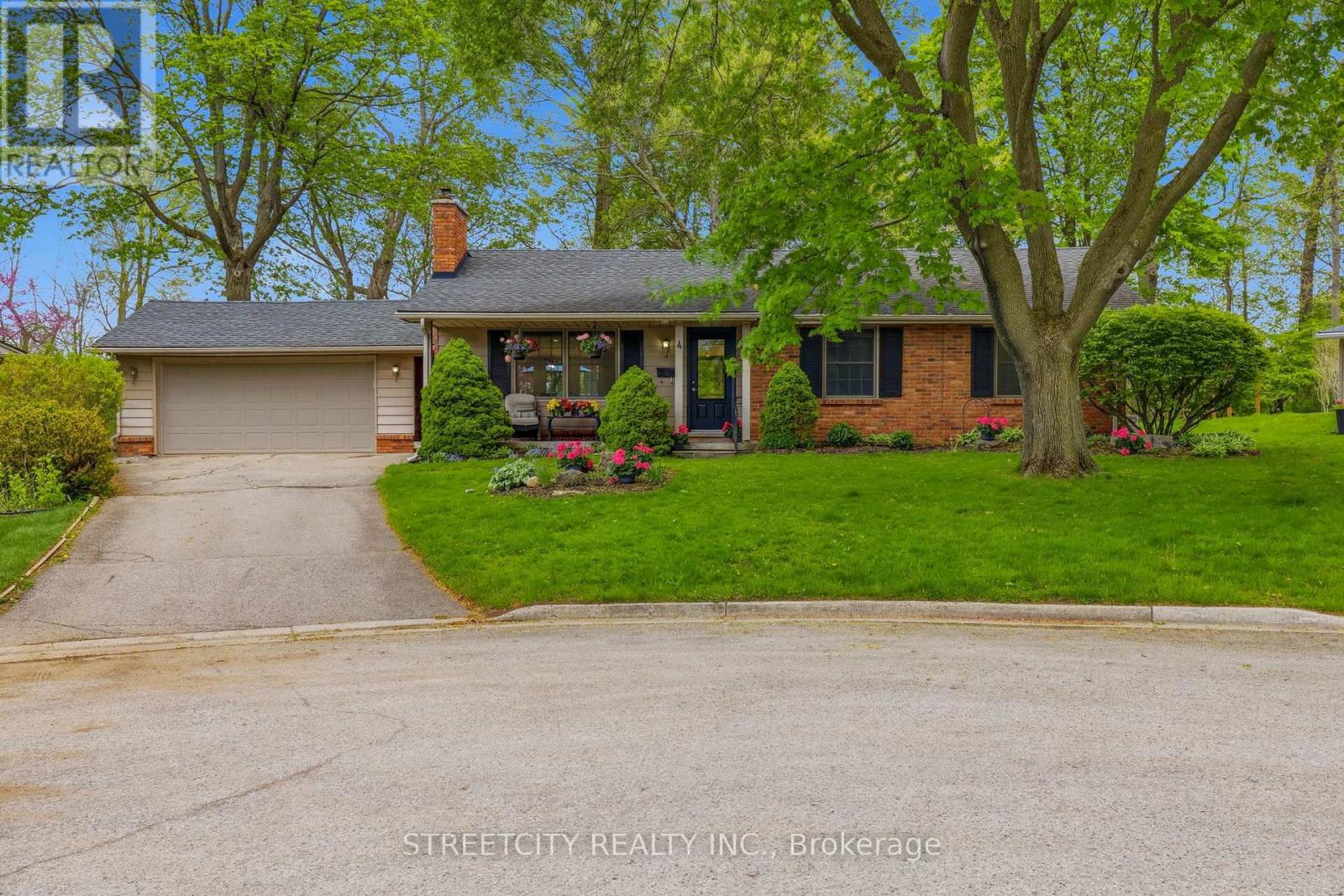 4 Briarhill Place, London East, Ontario  N5Y 1P7 - Photo 1 - X13149912