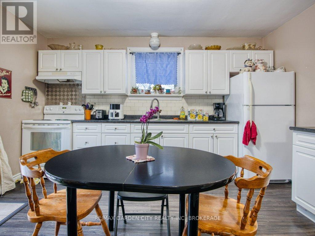 28 Charles Avenue, St. Catharines, Ontario  L2M 5S9 - Photo 29 - X12807660