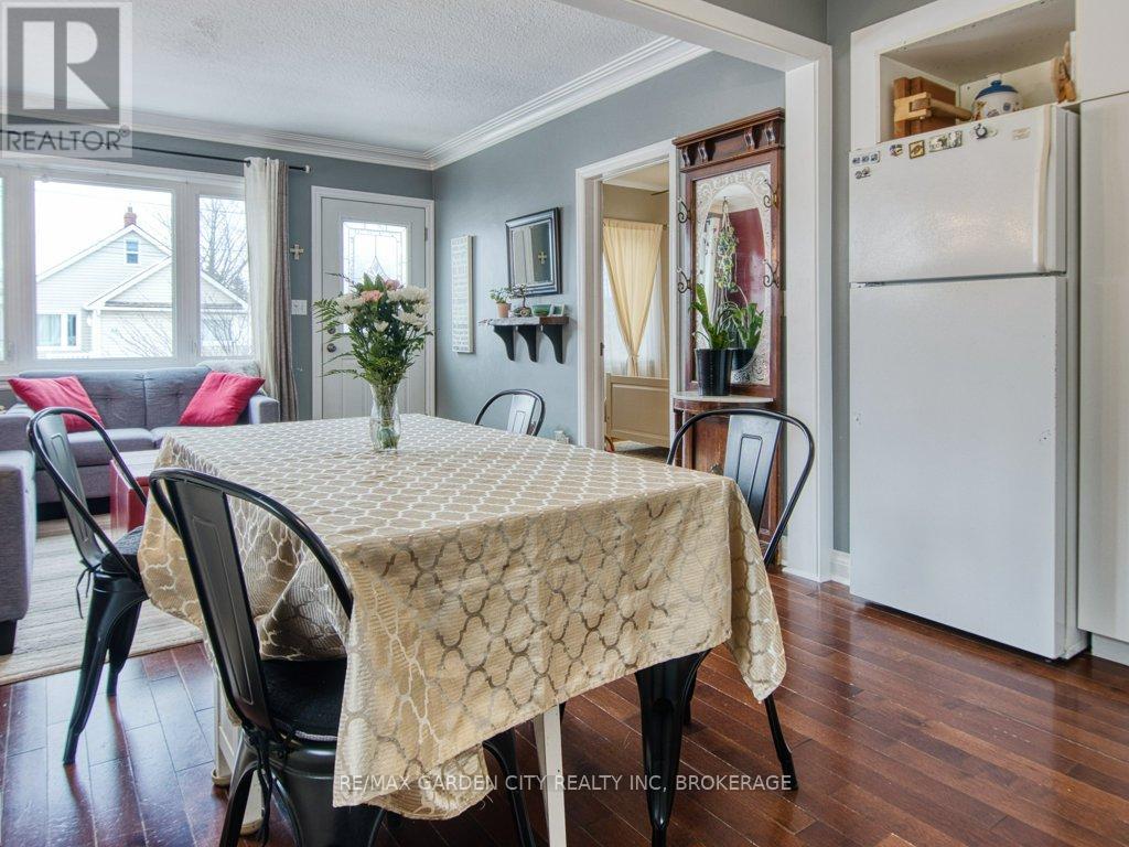 28 Charles Avenue, St. Catharines, Ontario  L2M 5S9 - Photo 13 - X12807734