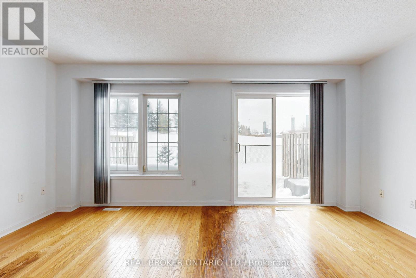 84 - 3030 Breakwater Court, Mississauga, Ontario L5B 4N7 - Photo 4 - W13142958