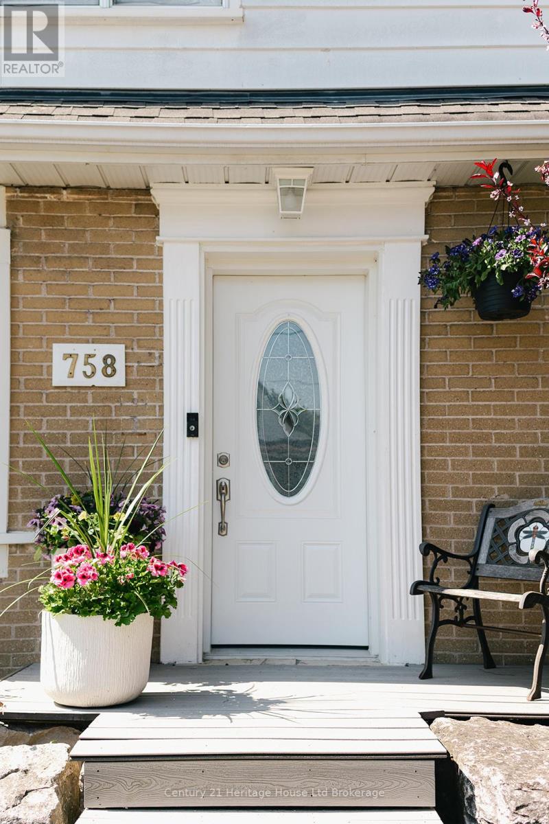 758 Wilton Crescent, Woodstock, Ontario N4S 7H3 - Photo 3 - X13149894