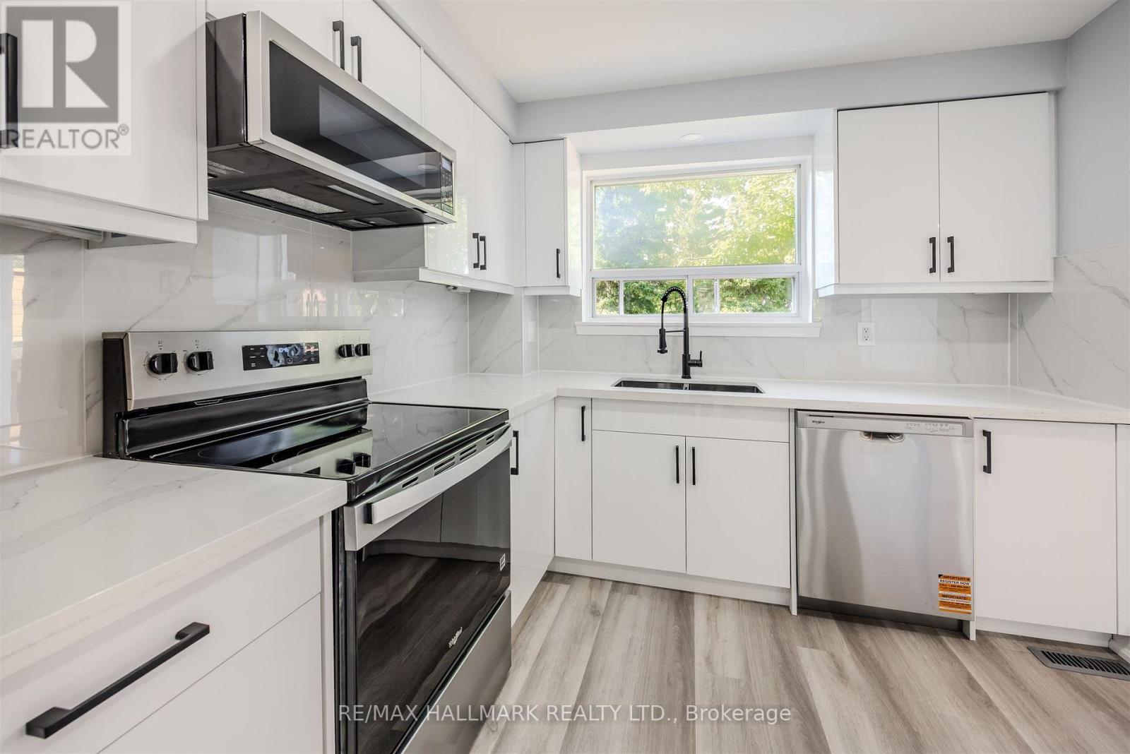 2126 Pashak Court, Mississauga, Ontario L5A 1H7 - Photo 16 - W13149446