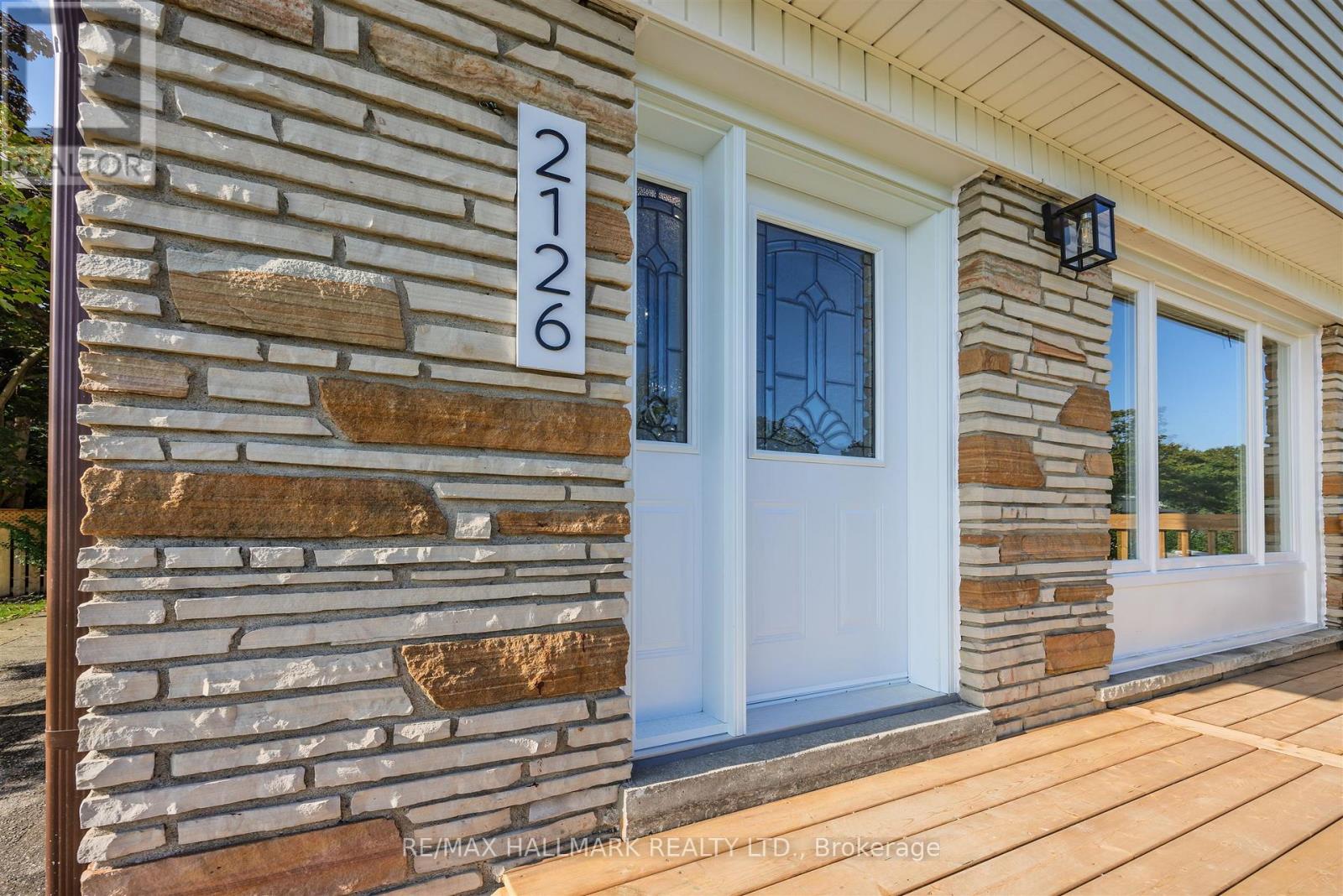 2126 Pashak Court, Mississauga, Ontario L5A 1H7 - Photo 3 - W13149446