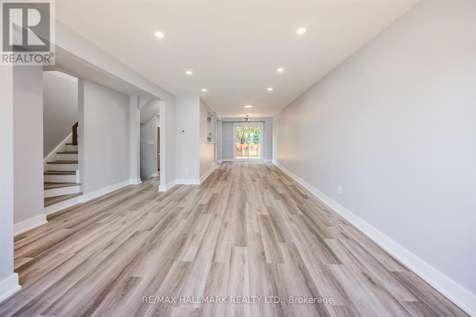 2126 Pashak Court, Mississauga, Ontario L5A 1H7 - Photo 8 - W13149446