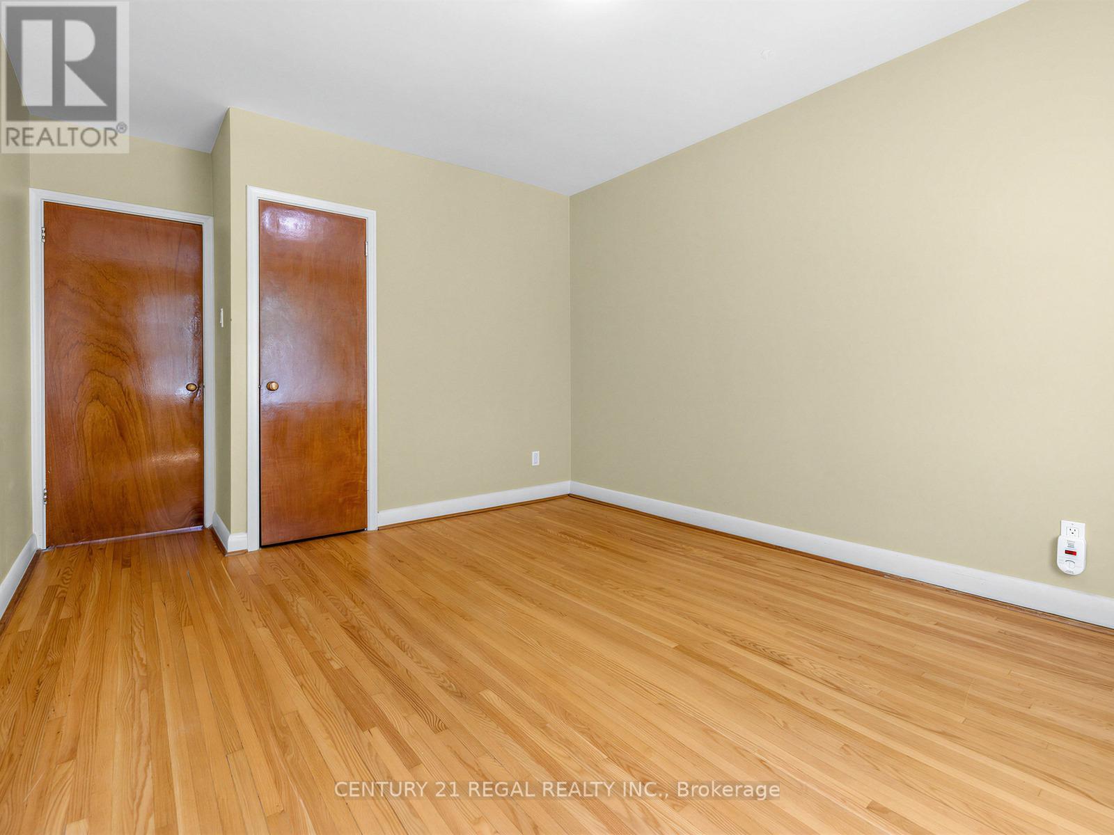 1062 Glengrove Avenue, Toronto, Ontario  M6B 2K2 - Photo 9 - W13149468