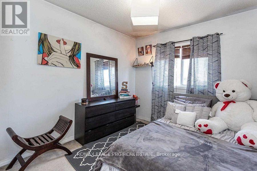 65 Giraffe Ave Avenue S, Brampton, Ontario  L6R 1Z1 - Photo 9 - W13149544