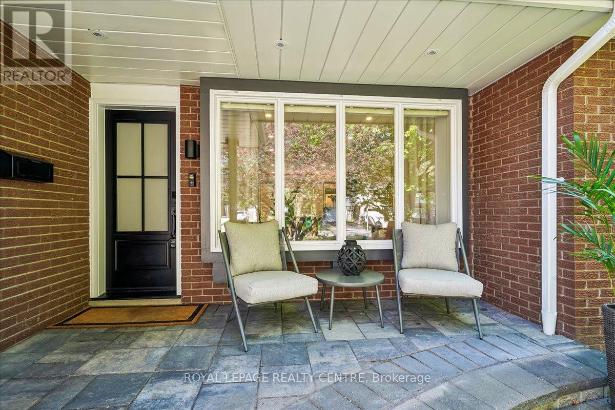 3332 Chokecherry Crescent, Mississauga, Ontario  L5L 1A9 - Photo 4 - W13149556