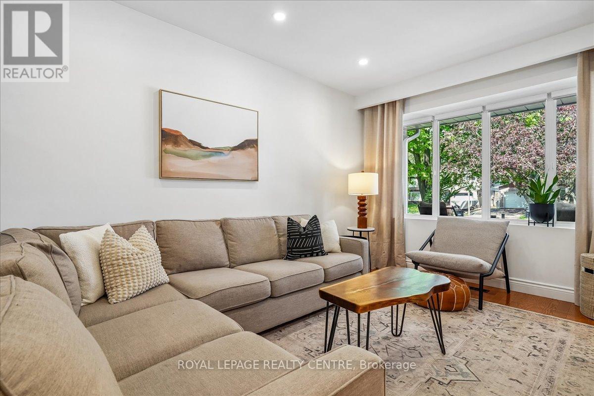3332 Chokecherry Crescent, Mississauga, Ontario  L5L 1A9 - Photo 6 - W13149556