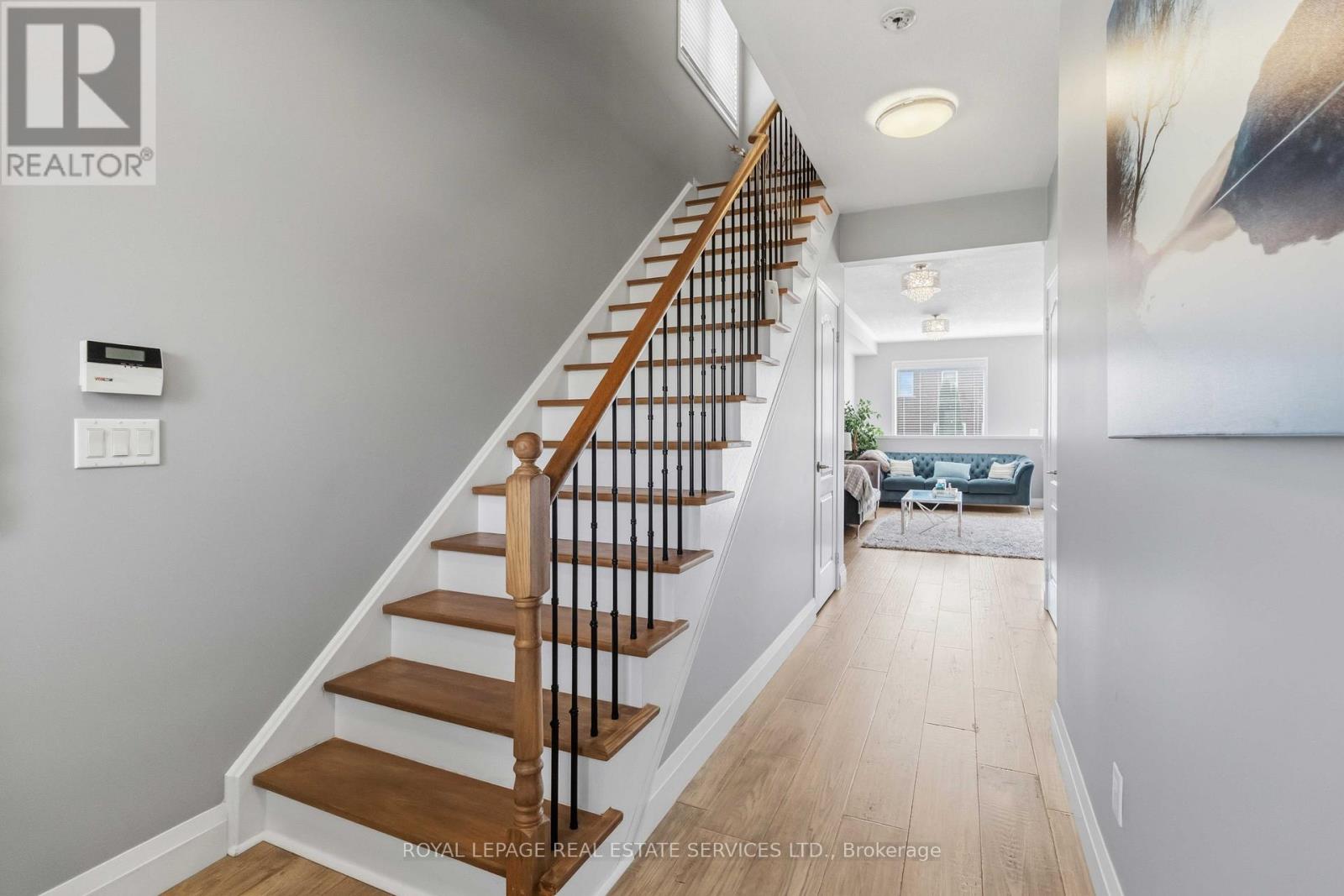 3872 Skyview Street, Mississauga, Ontario  L5M 8A1 - Photo 4 - W13149570