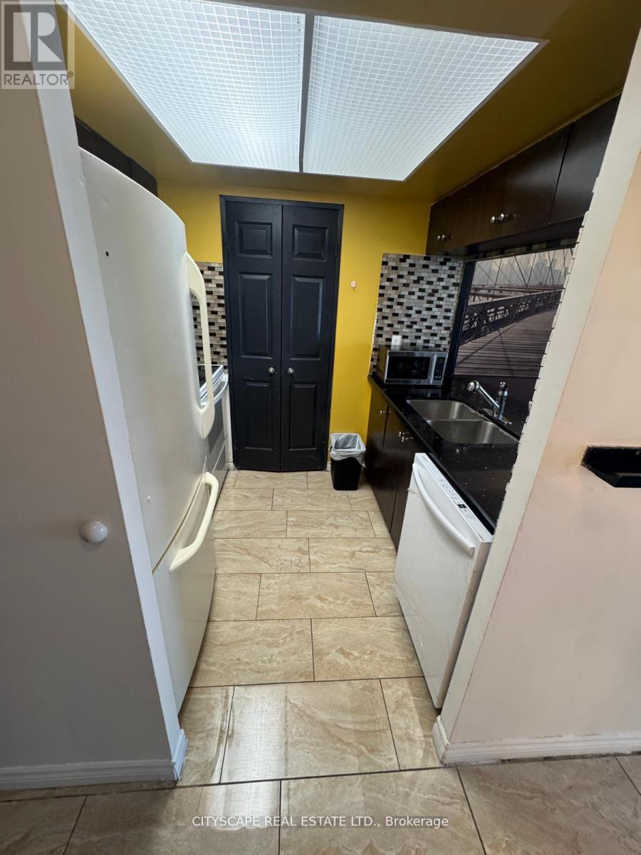 706 - 285 Enfield Place, Mississauga, Ontario  L5B 3Y6 - Photo 4 - W13149628