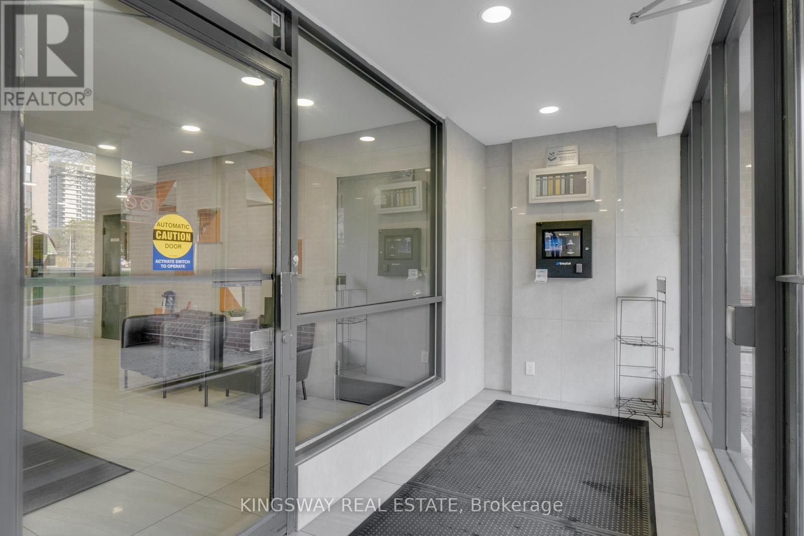 347 - 1395 Williamsport Drive, Mississauga, Ontario  L4X 2T4 - Photo 3 - W13149660