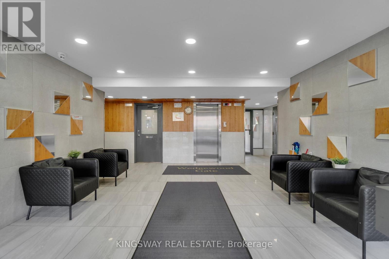 347 - 1395 Williamsport Drive, Mississauga, Ontario  L4X 2T4 - Photo 4 - W13149660