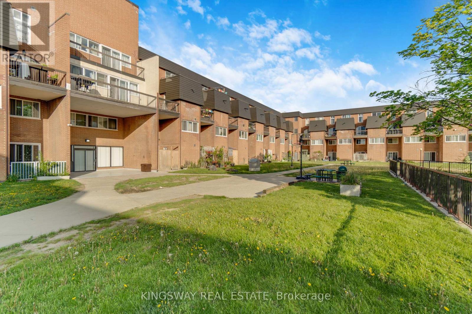 347 - 1395 Williamsport Drive, Mississauga, Ontario  L4X 2T4 - Photo 42 - W13149660