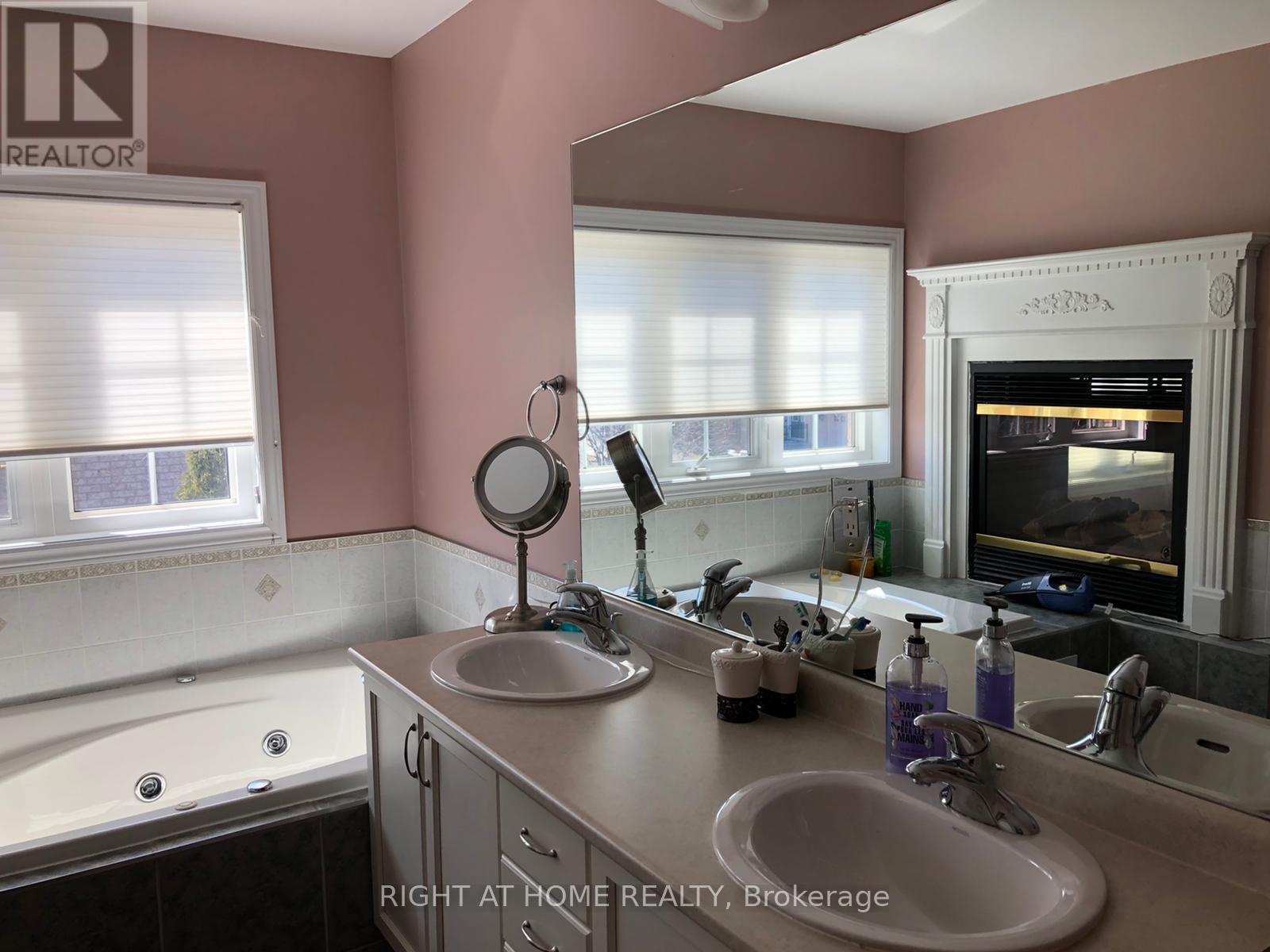 412 Creek Path Avenue, Oakville, Ontario  L6L 6X6 - Photo 37 - W13149734