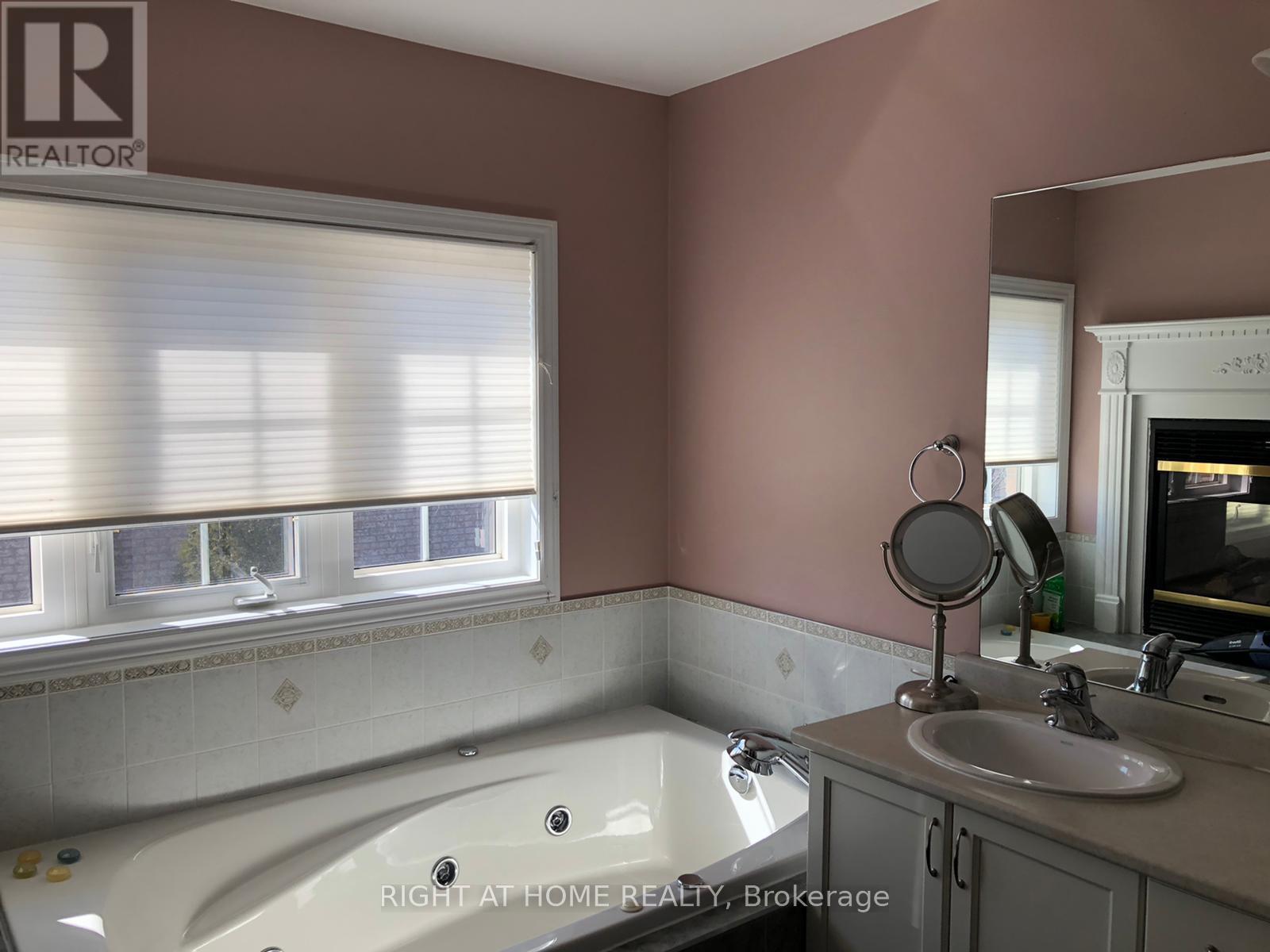 412 Creek Path Avenue, Oakville, Ontario  L6L 6X6 - Photo 39 - W13149734