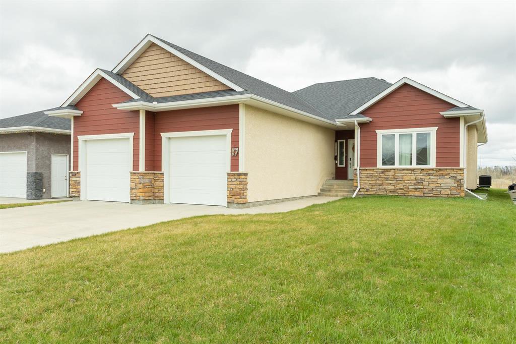 17 Edgewood Street, Steinbach, Manitoba  R5G 0S7 - Photo 0 - 202610984