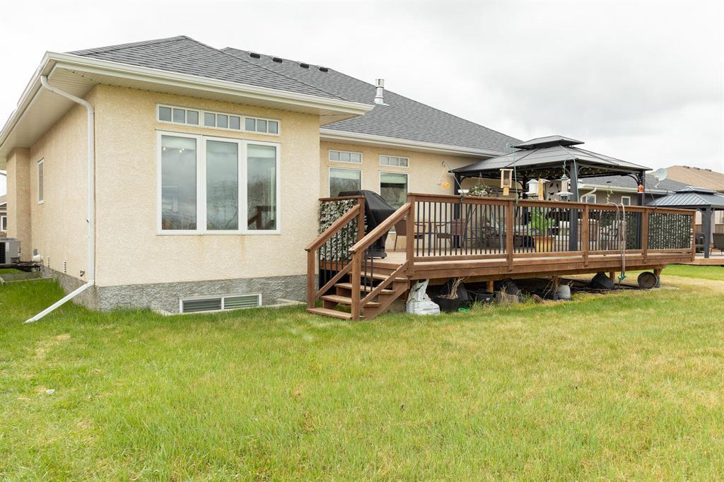 17 Edgewood Street, Steinbach, Manitoba  R5G 0S7 - Photo 36 - 202610984