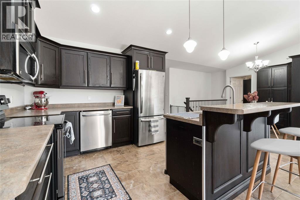 815 Carriage Way, Sarnia, Ontario  N7W 0A5 - Photo 11 - 26011627