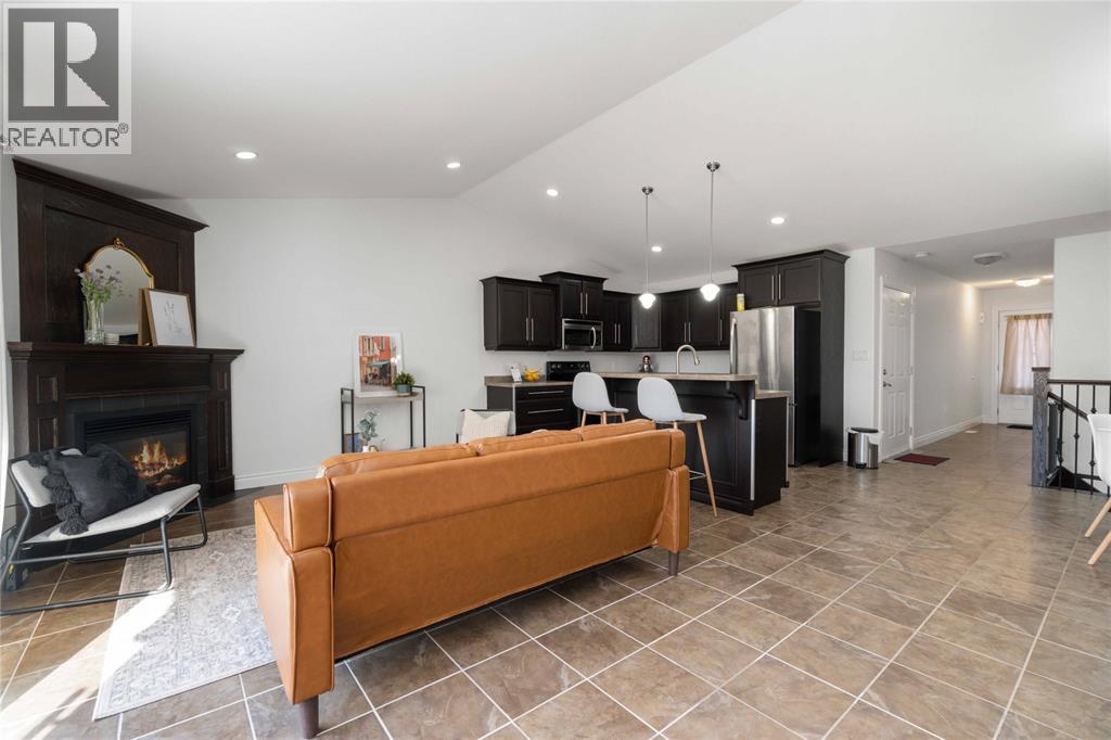 815 Carriage Way, Sarnia, Ontario  N7W 0A5 - Photo 7 - 26011627