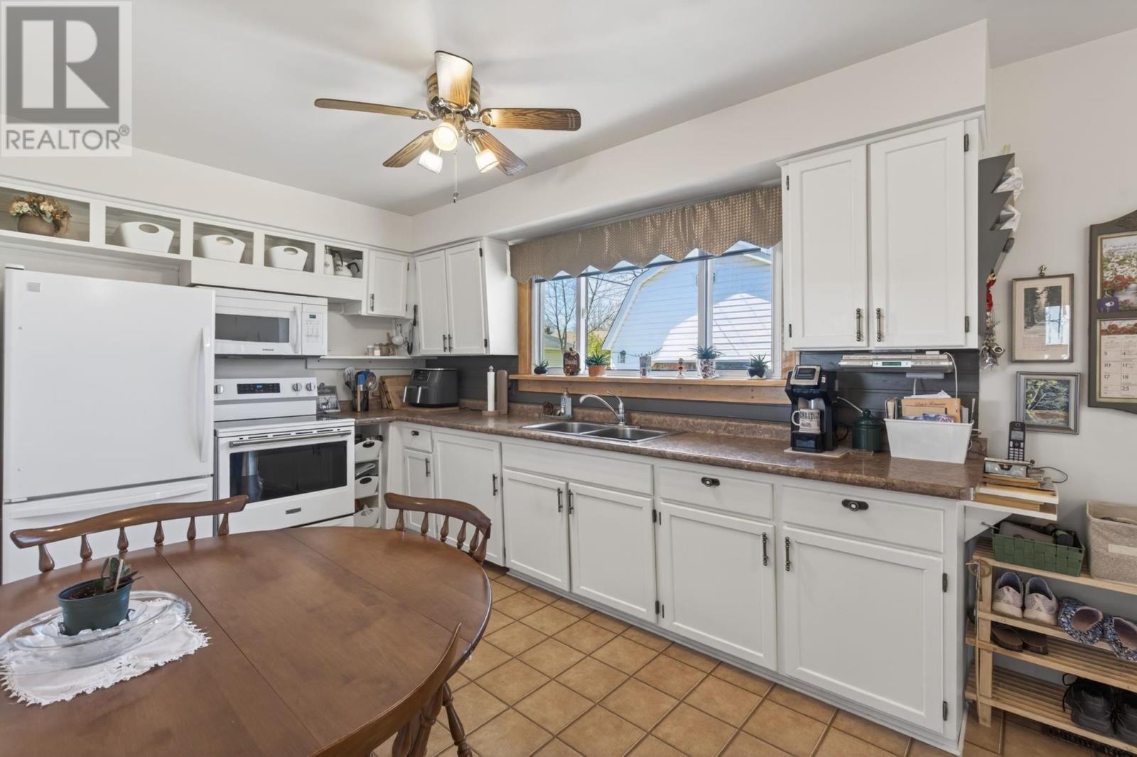 15 Pinemore Blvd, Sault Ste. Marie, Ontario  P6B 4E4 - Photo 10 - SM261045