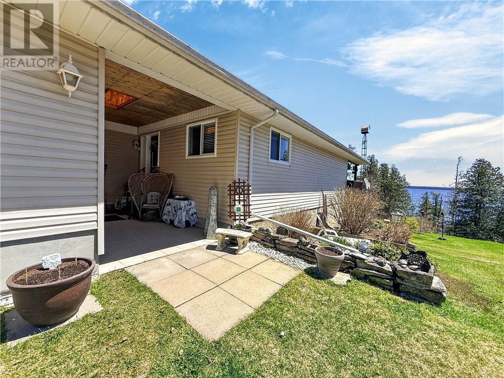 238 Lonesome Pine Trail, Tehkummah, Ontario  P0P 2C0 - Photo 6 - 2127877