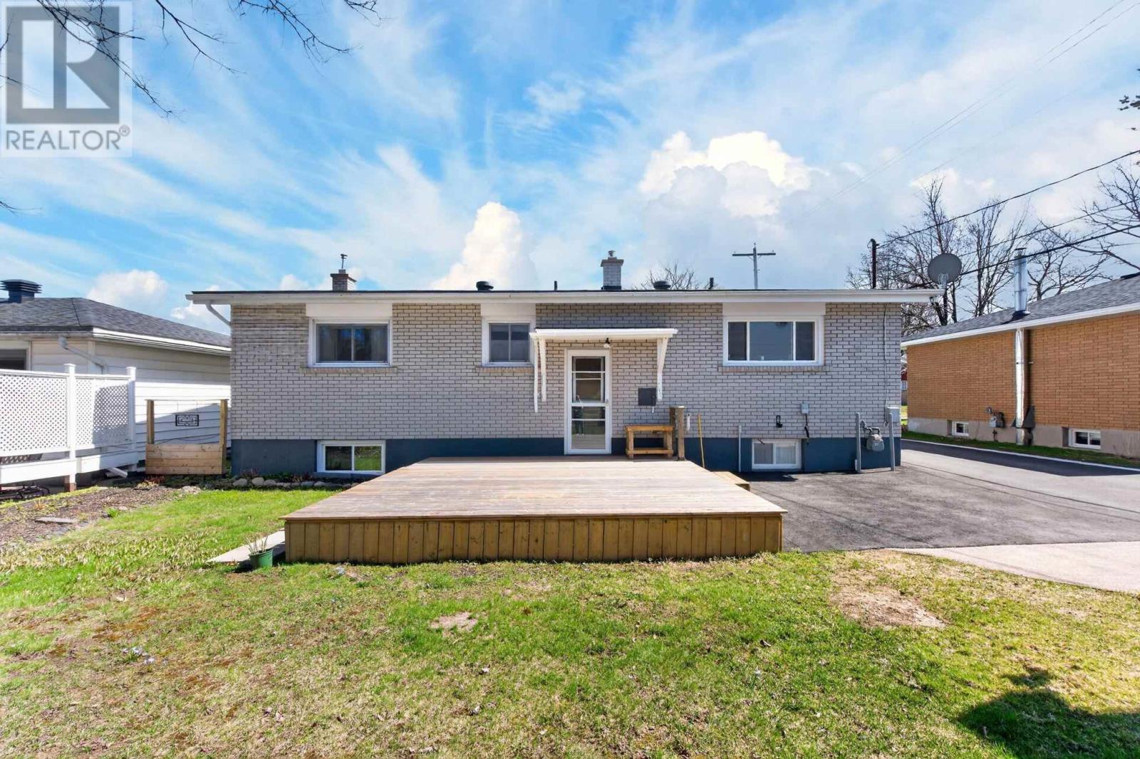 15 Pinemore Blvd, Sault Ste. Marie, Ontario  P6B 4E4 - Photo 29 - SM261045